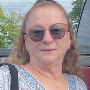 Meet your Posher, Flora